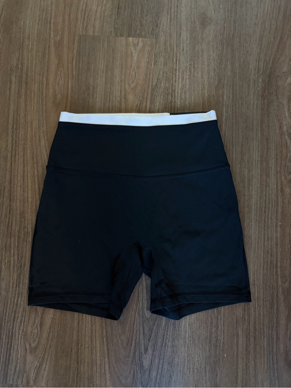 NWT Abercrombie and Fitch YPB studioFLEX Bike Short